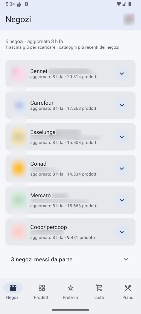 L'elenco dei negozi, ognuno con il suo colore, quanti prodotti ha e da quanto è aggiornato; sotto, i negozi messi da parte.